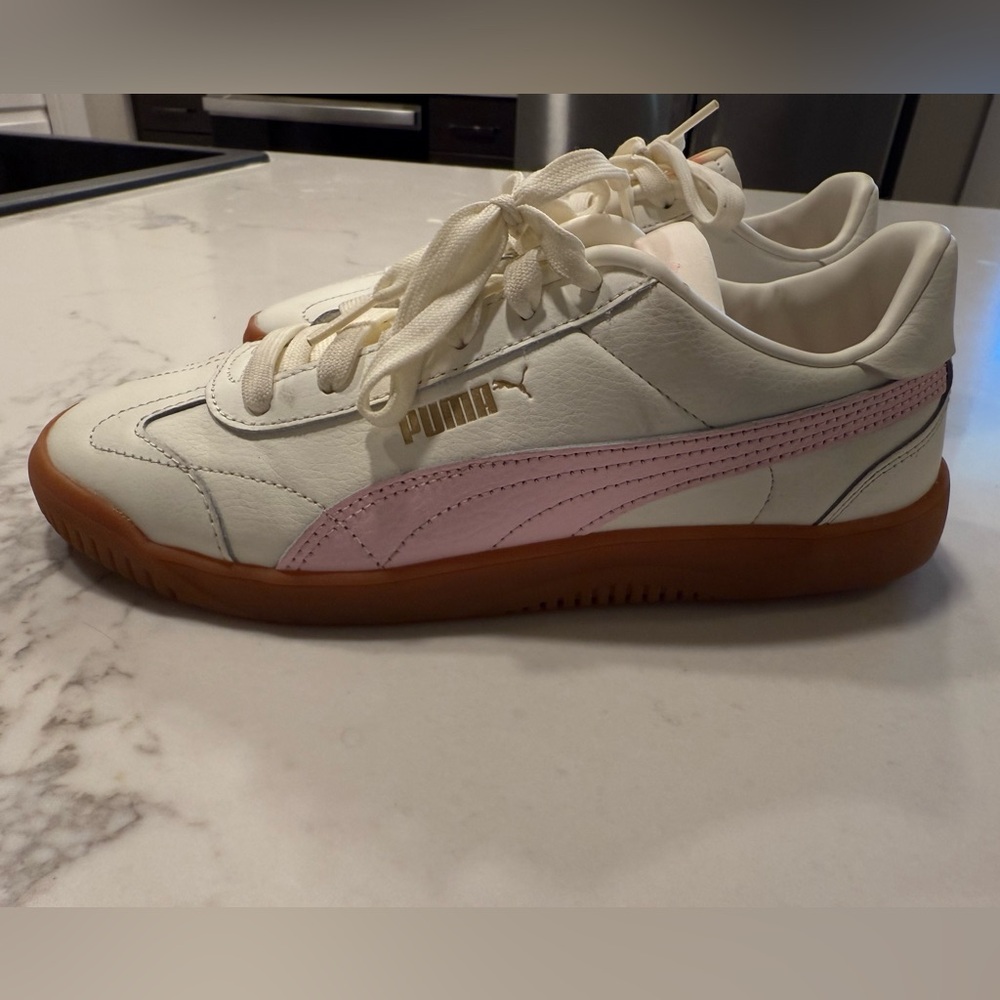 Puma Cream and Pink Leather Sneakers
